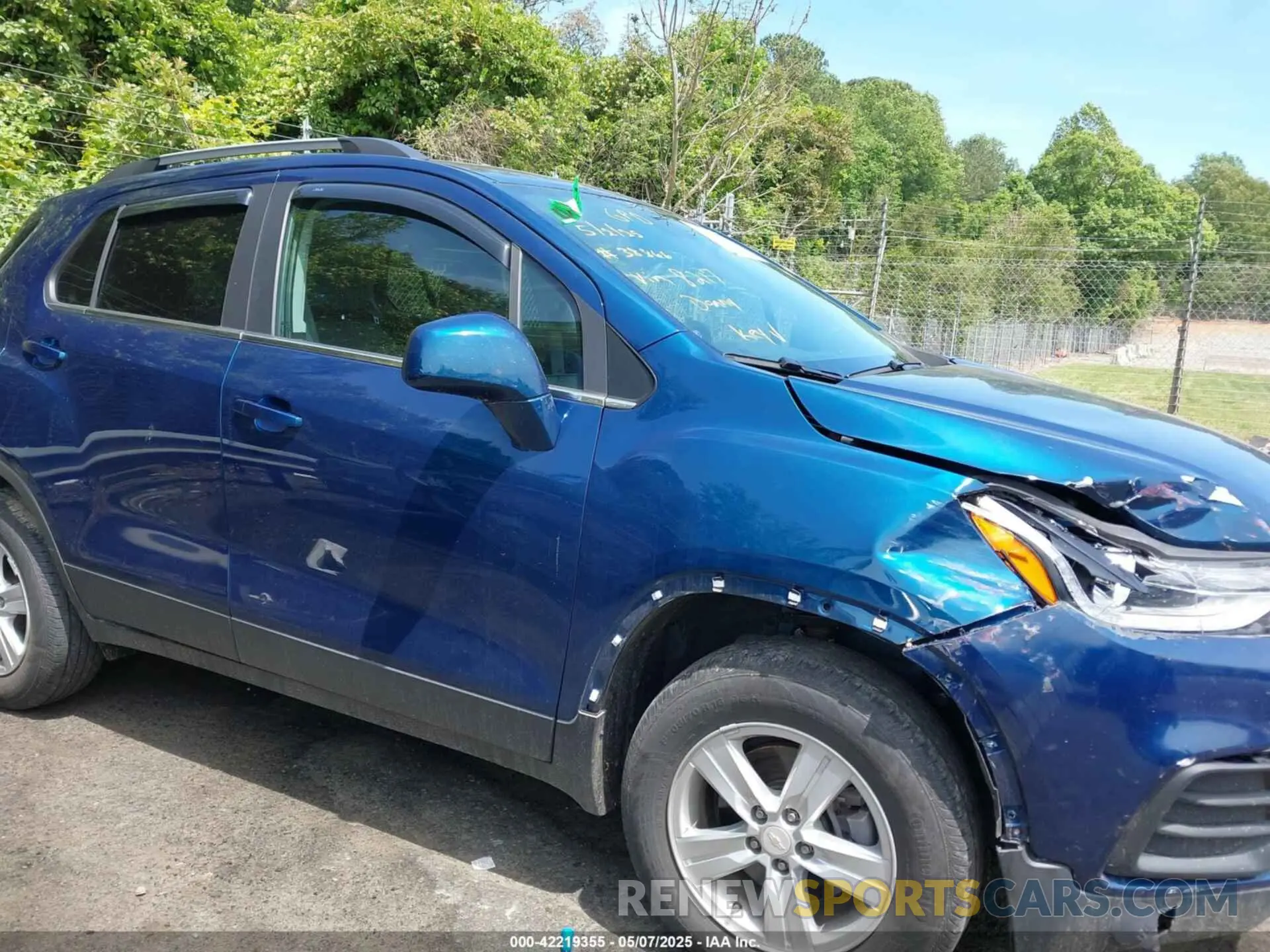 13 Photograph of a damaged car 3GNCJPSB4LL288217 CHEVROLET TRAX 2020