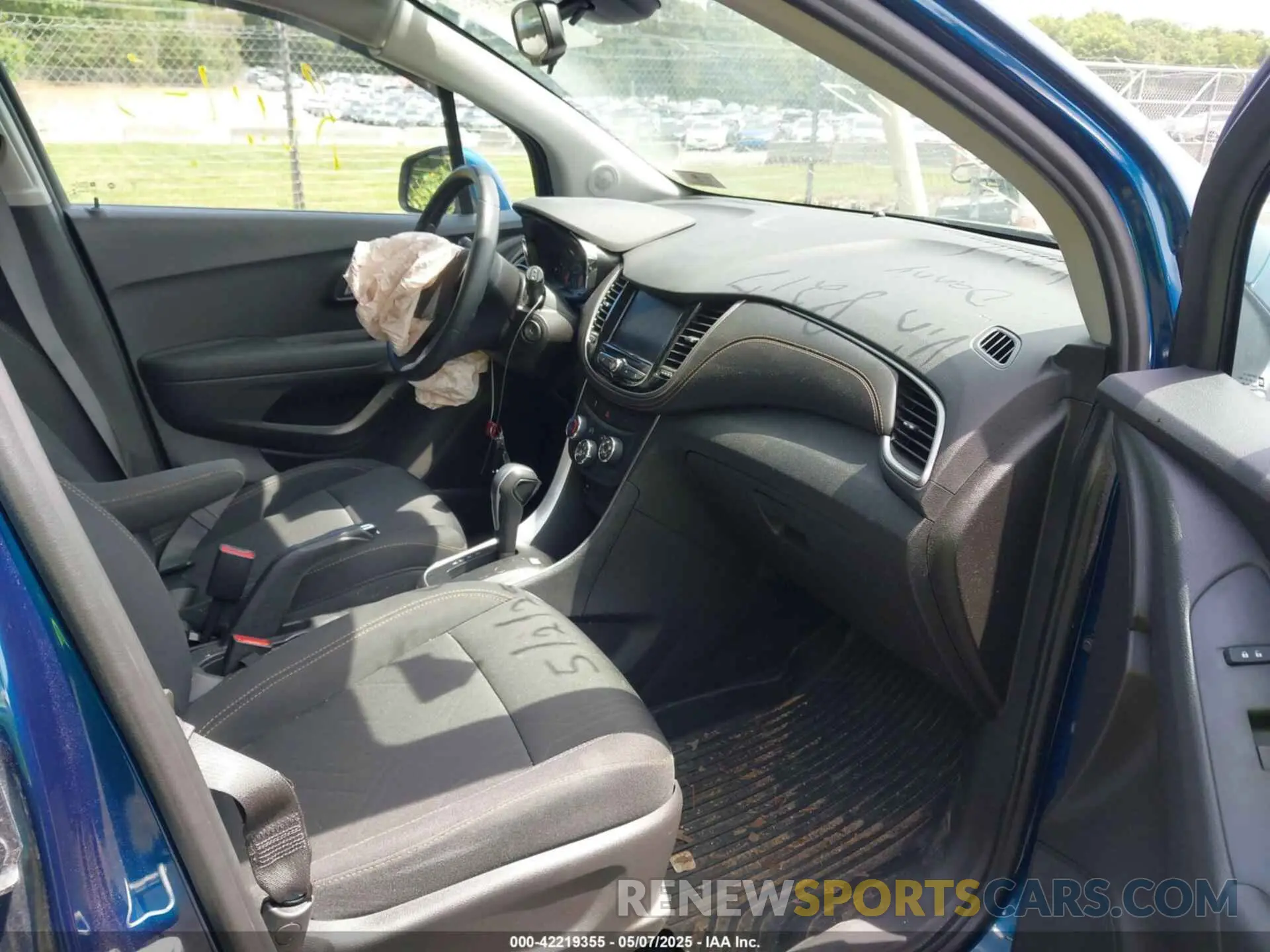 5 Photograph of a damaged car 3GNCJPSB4LL288217 CHEVROLET TRAX 2020