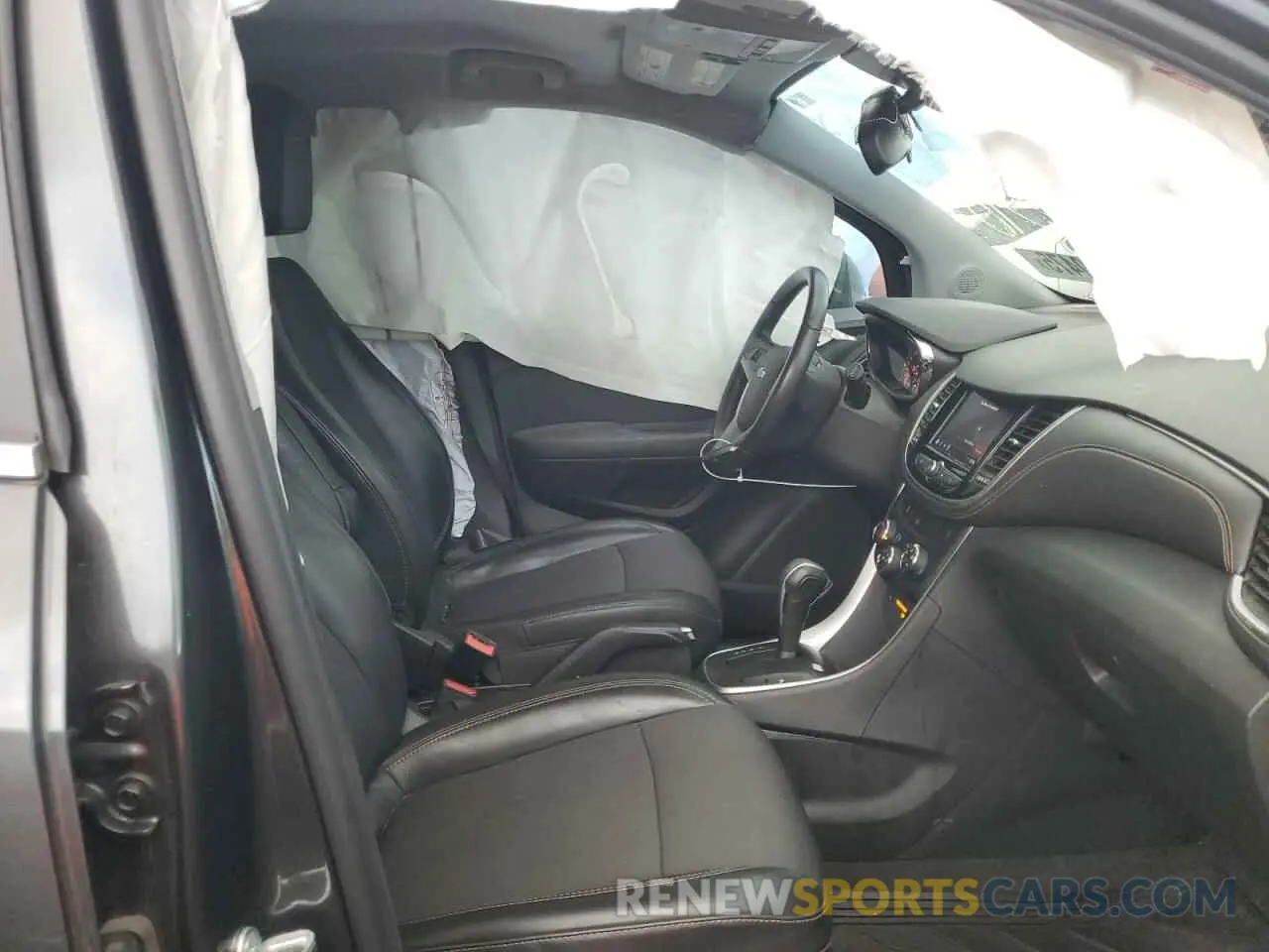7 Photograph of a damaged car 3GNCJPSB5LL155059 CHEVROLET TRAX 2020