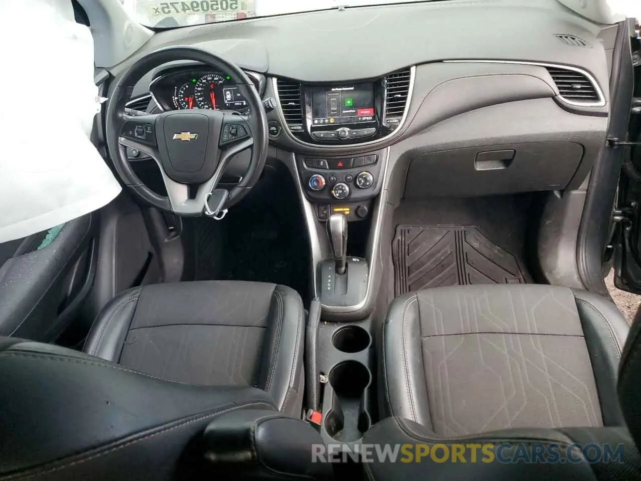 8 Photograph of a damaged car 3GNCJPSB5LL155059 CHEVROLET TRAX 2020