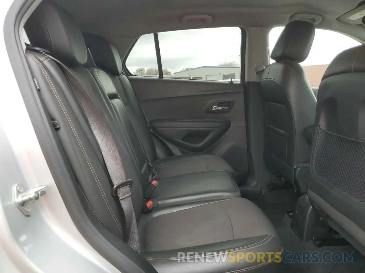 11 Photograph of a damaged car 3GNCJPSB5LL212425 CHEVROLET TRAX 2020