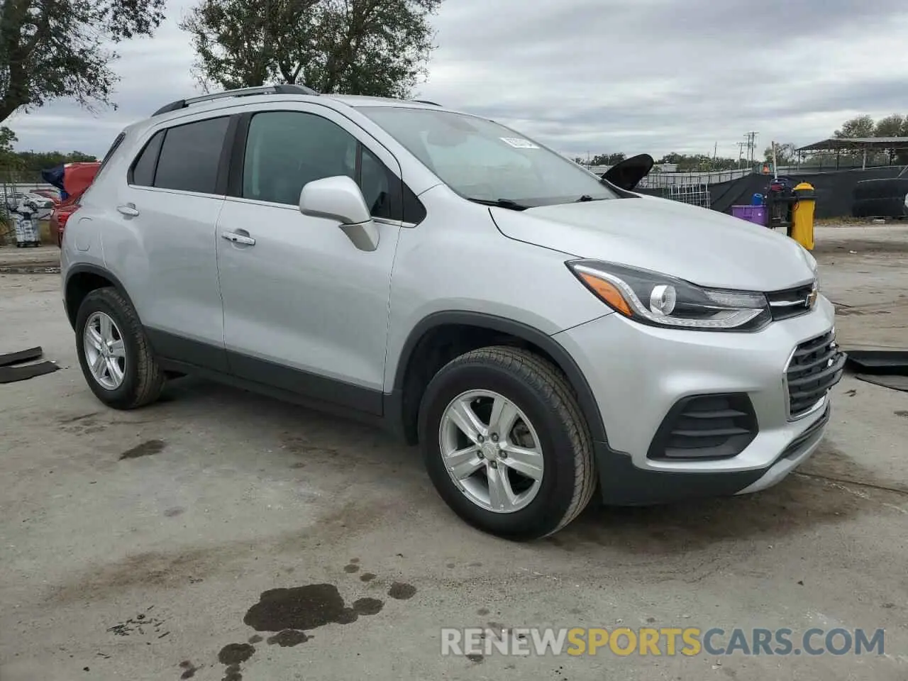 4 Photograph of a damaged car 3GNCJPSB5LL212425 CHEVROLET TRAX 2020