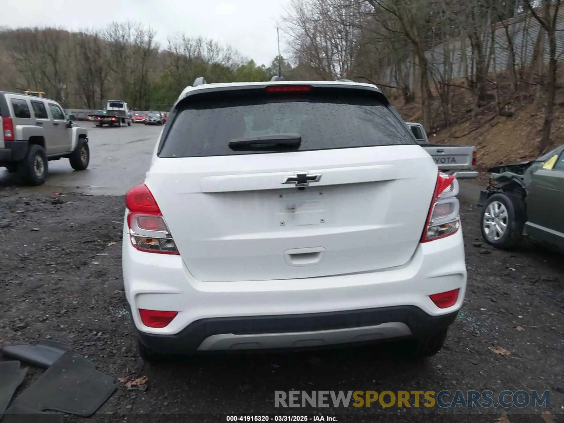 17 Photograph of a damaged car 3GNCJPSB6LL185803 CHEVROLET TRAX 2020