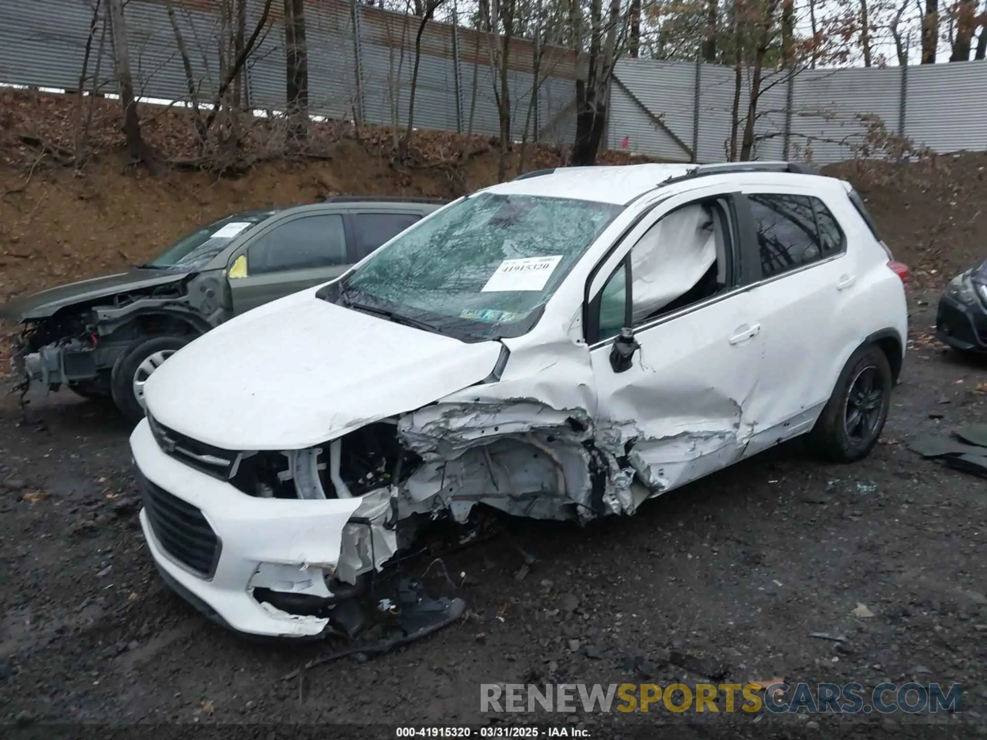 2 Photograph of a damaged car 3GNCJPSB6LL185803 CHEVROLET TRAX 2020