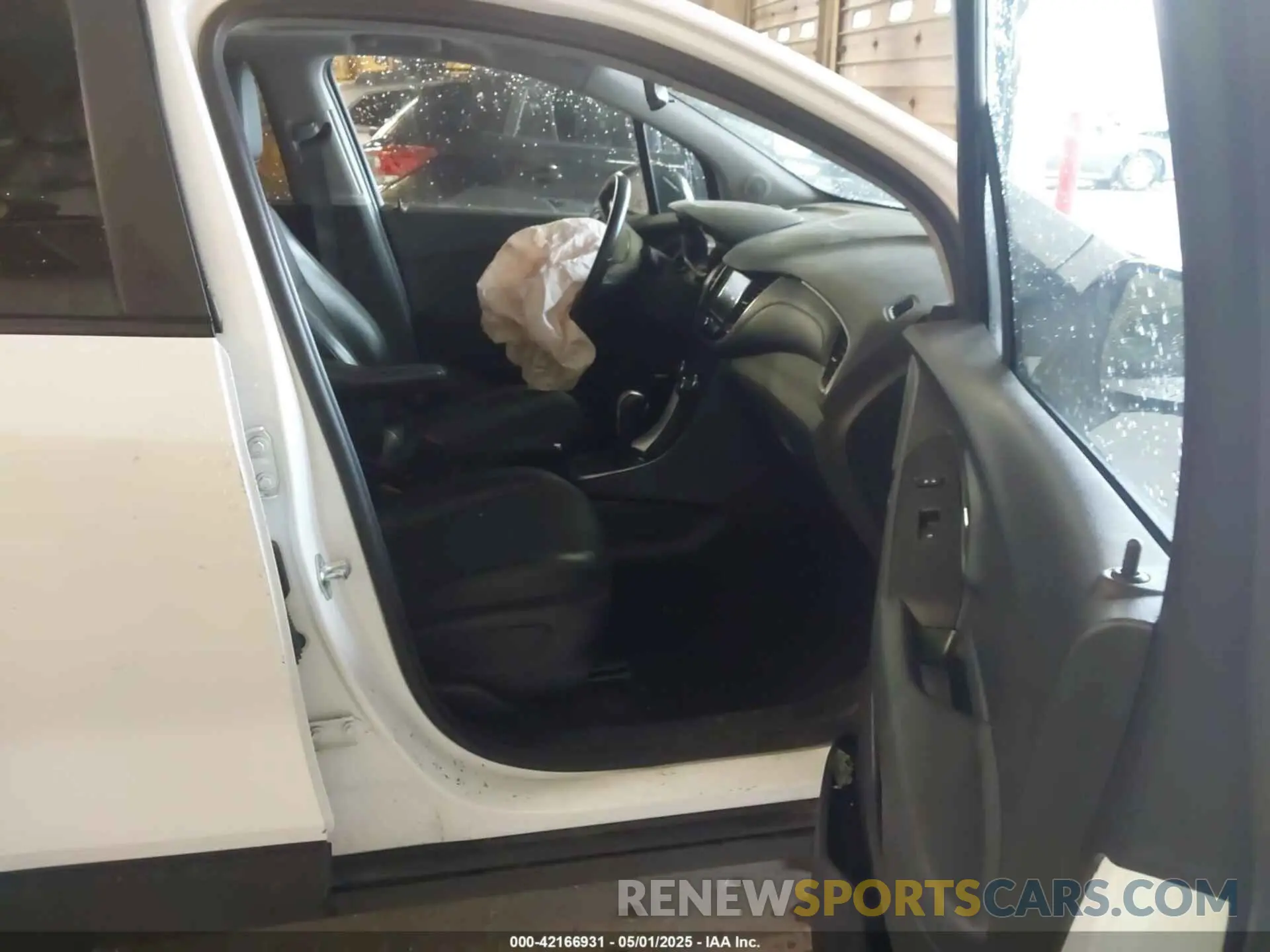 5 Photograph of a damaged car 3GNCJPSB6LL221389 CHEVROLET TRAX 2020