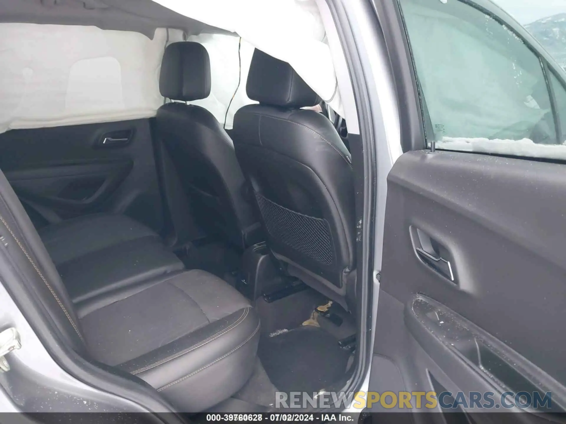 8 Photograph of a damaged car 3GNCJPSB7LL156052 CHEVROLET TRAX 2020