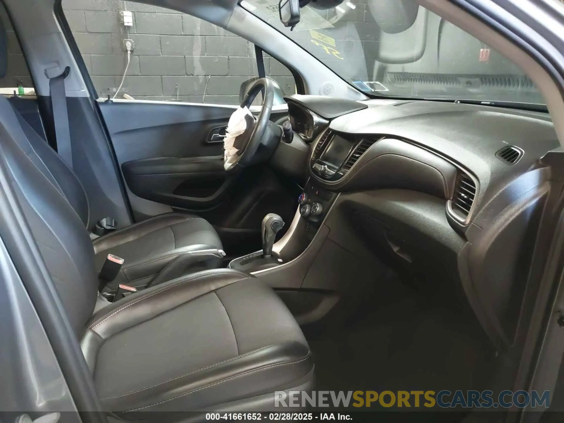 5 Photograph of a damaged car 3GNCJPSB7LL189181 CHEVROLET TRAX 2020