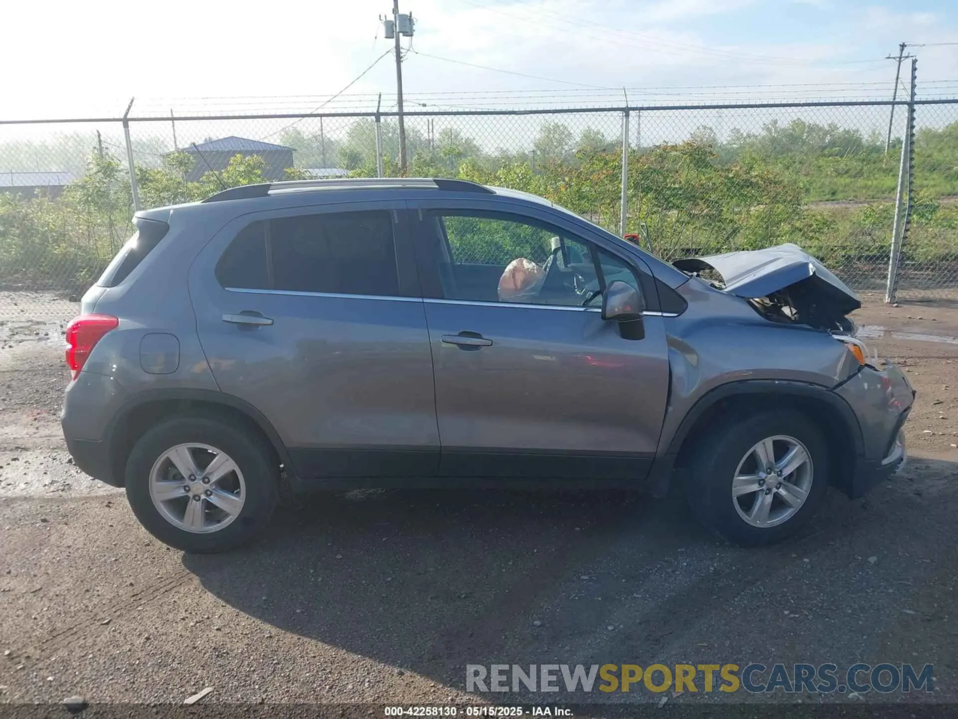 13 Photograph of a damaged car 3GNCJPSB7LL323025 CHEVROLET TRAX 2020