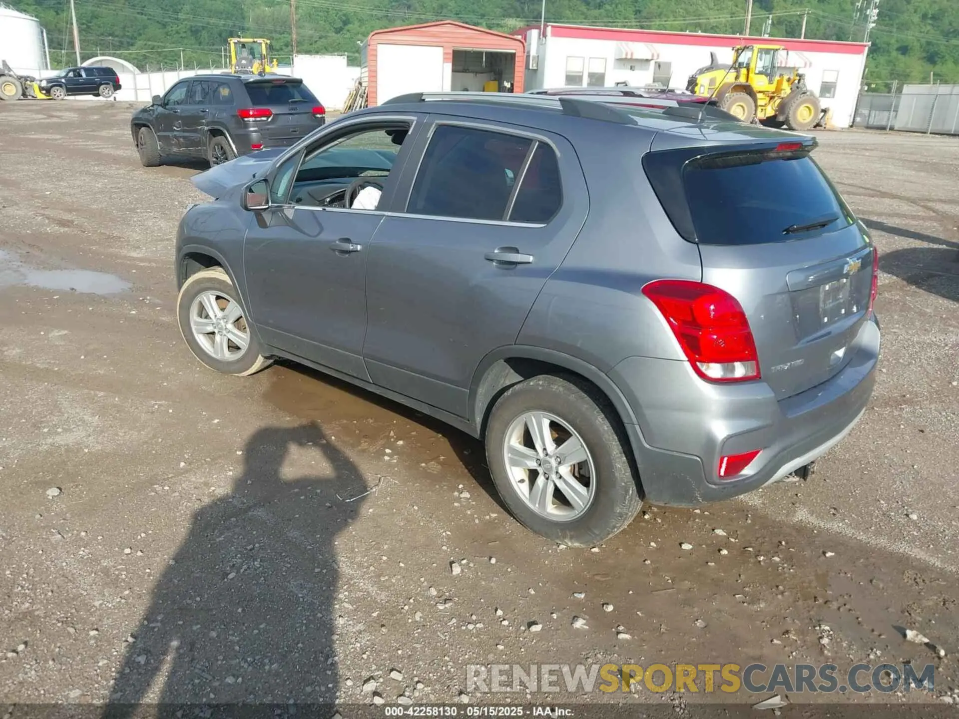 3 Photograph of a damaged car 3GNCJPSB7LL323025 CHEVROLET TRAX 2020