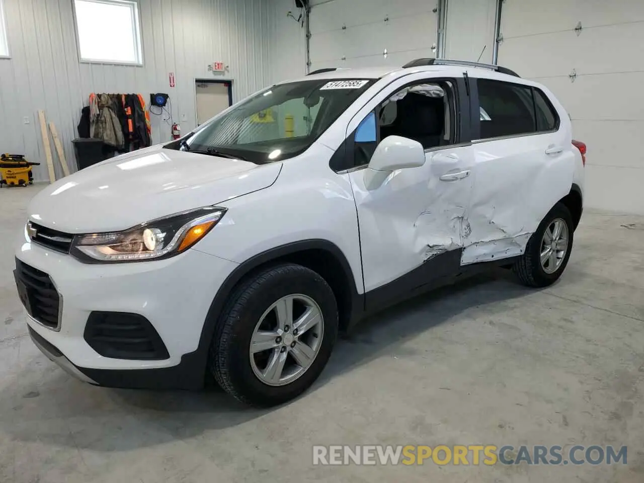 1 Photograph of a damaged car 3GNCJPSB7LL335336 CHEVROLET TRAX 2020