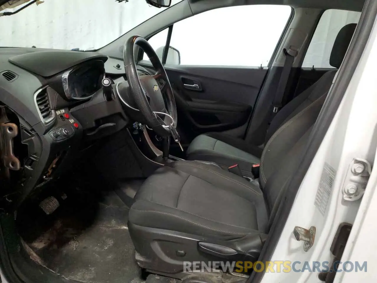 7 Photograph of a damaged car 3GNCJPSB8LL260811 CHEVROLET TRAX 2020