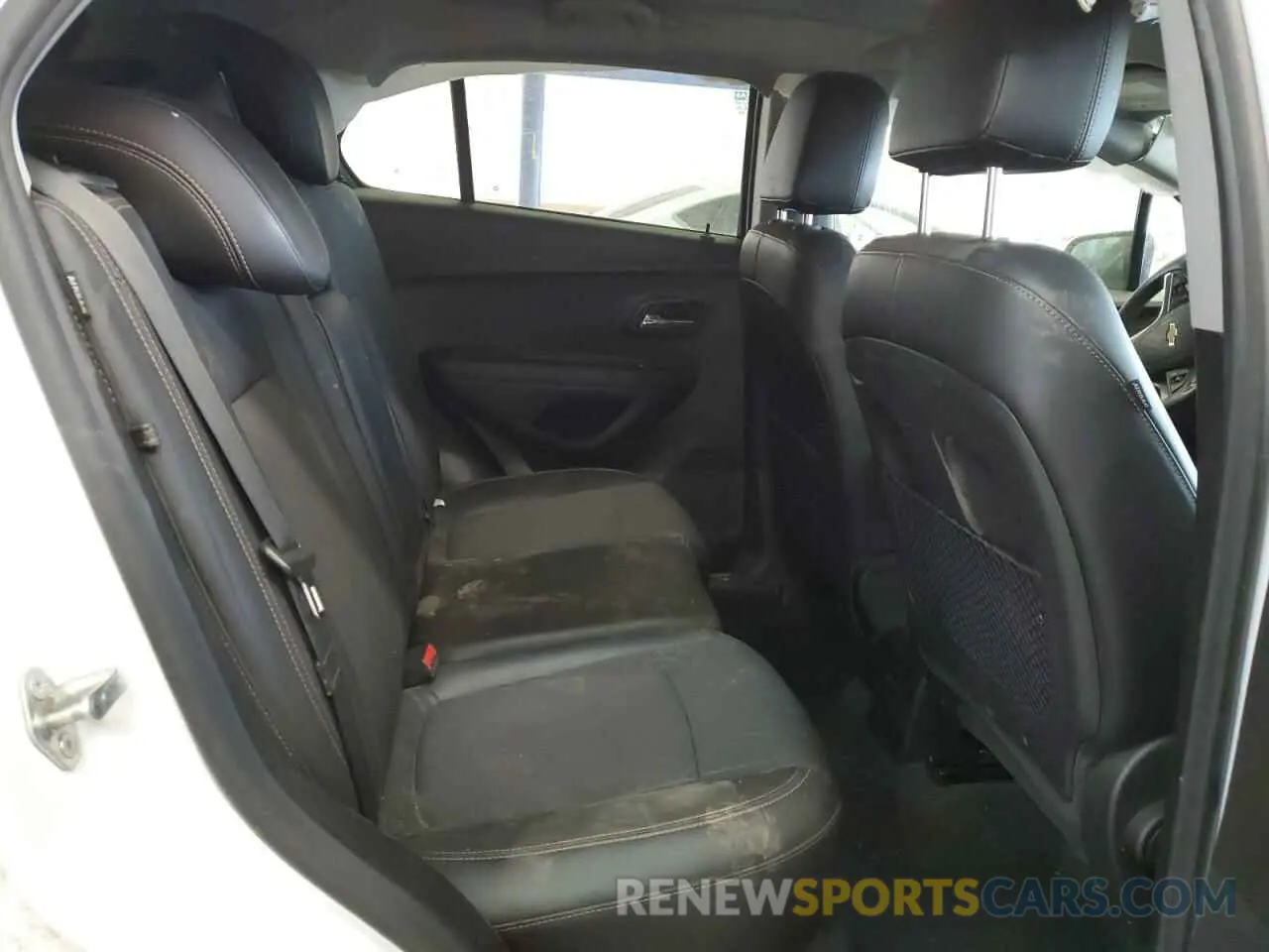 11 Photograph of a damaged car 3GNCJPSB8LL277740 CHEVROLET TRAX 2020