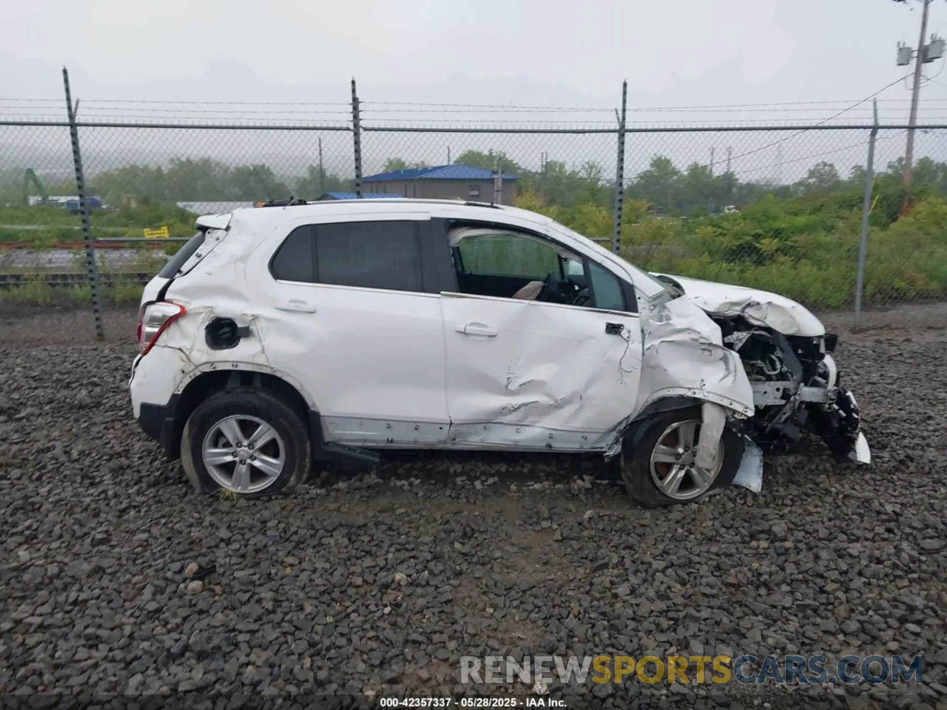 13 Photograph of a damaged car 3GNCJPSB9LL155372 CHEVROLET TRAX 2020