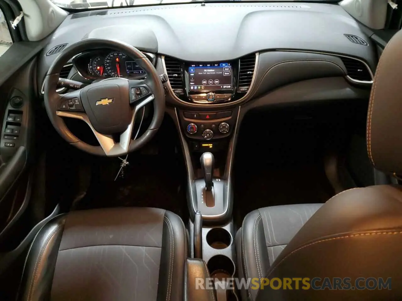 8 Photograph of a damaged car 3GNCJPSB9LL195774 CHEVROLET TRAX 2020
