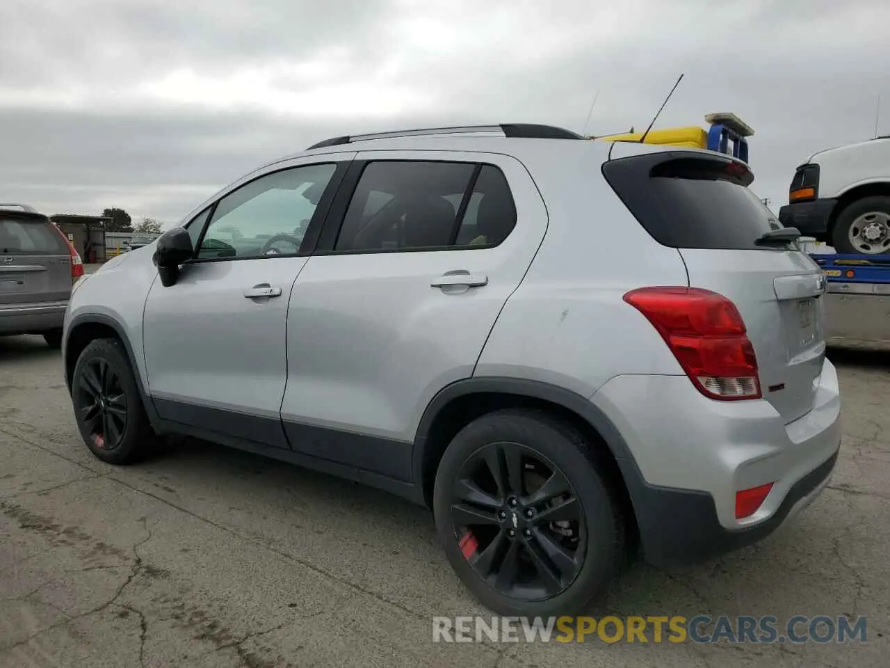 2 Photograph of a damaged car 3GNCJPSB9LL198867 CHEVROLET TRAX 2020