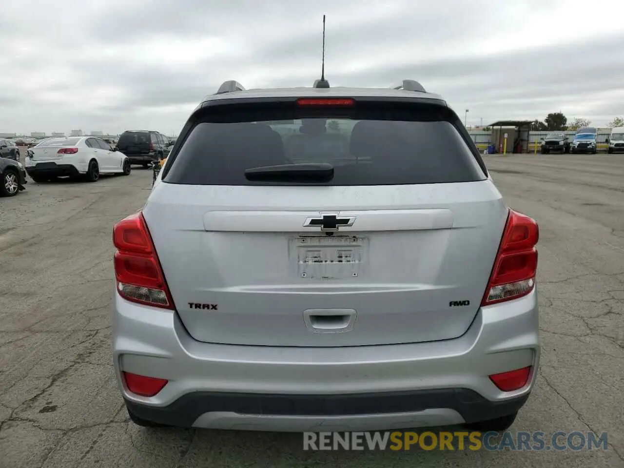 6 Photograph of a damaged car 3GNCJPSB9LL198867 CHEVROLET TRAX 2020