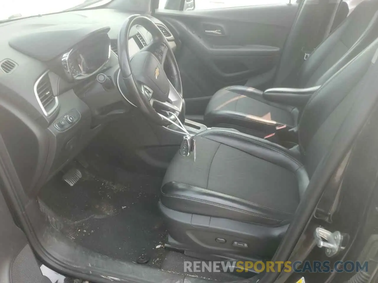7 Photograph of a damaged car 3GNCJPSB9LL331109 CHEVROLET TRAX 2020