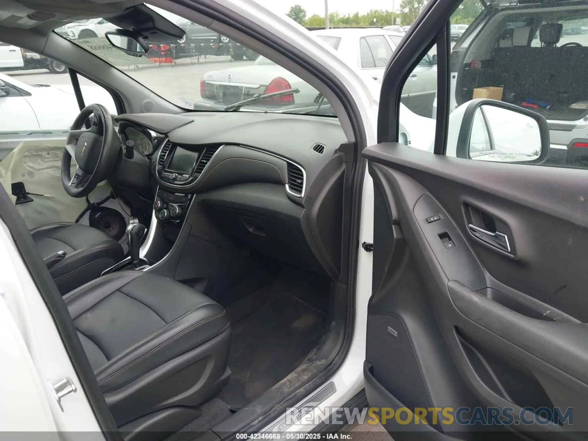 5 Photograph of a damaged car 3GNCJRSB0LL196680 CHEVROLET TRAX 2020