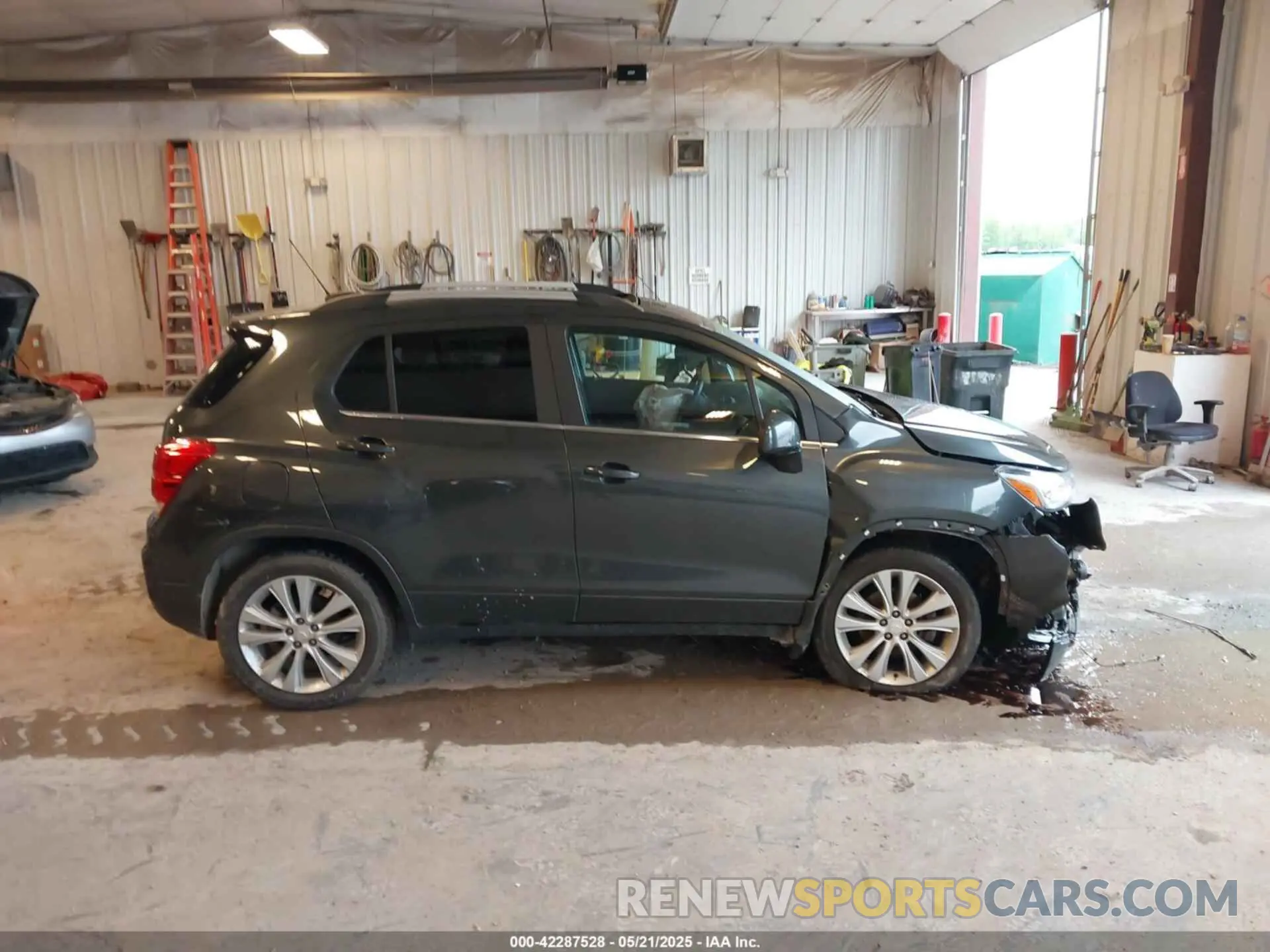 13 Photograph of a damaged car 3GNCJRSB2LL111354 CHEVROLET TRAX 2020