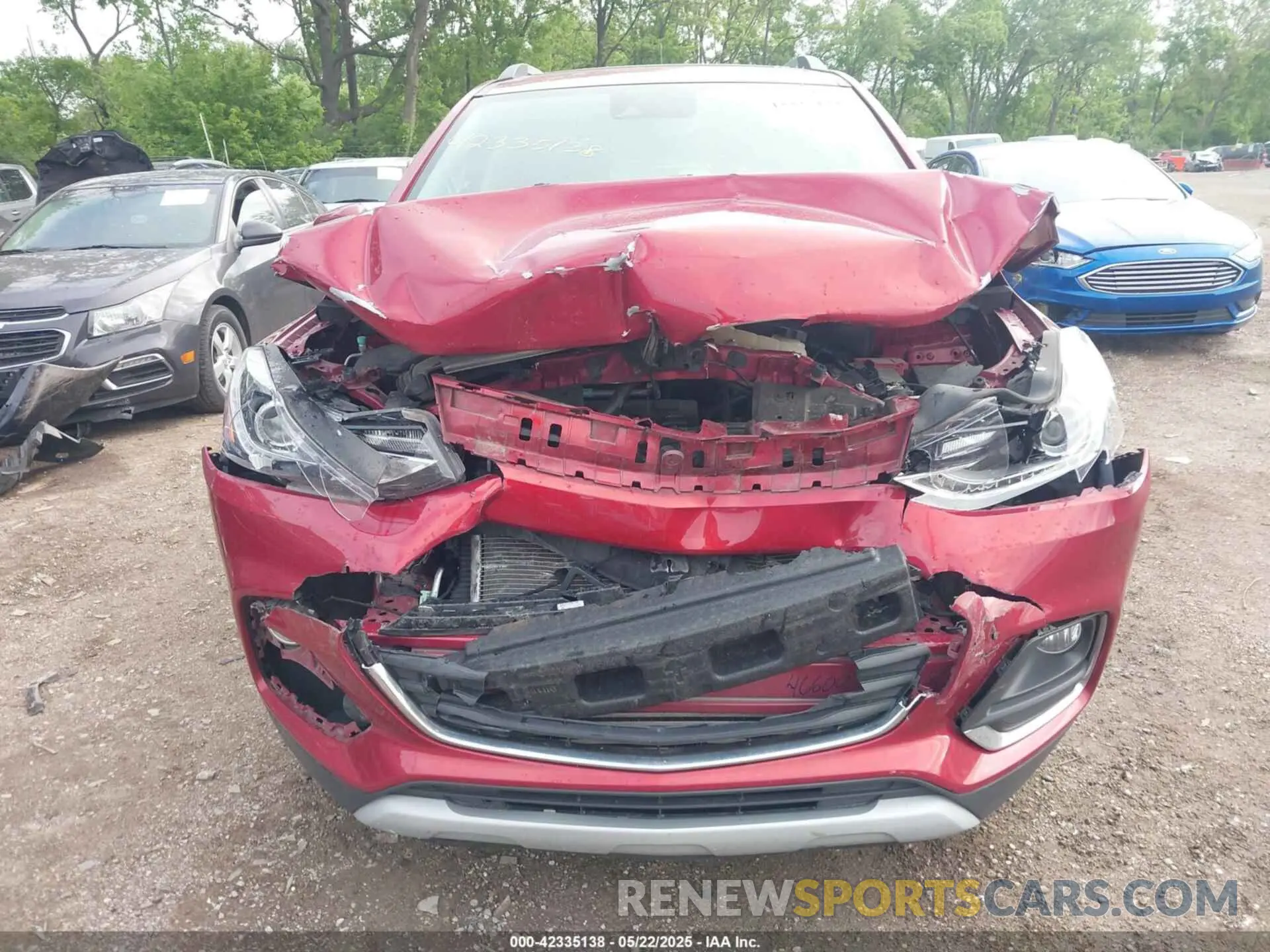 13 Photograph of a damaged car 3GNCJRSB4LL237702 CHEVROLET TRAX 2020