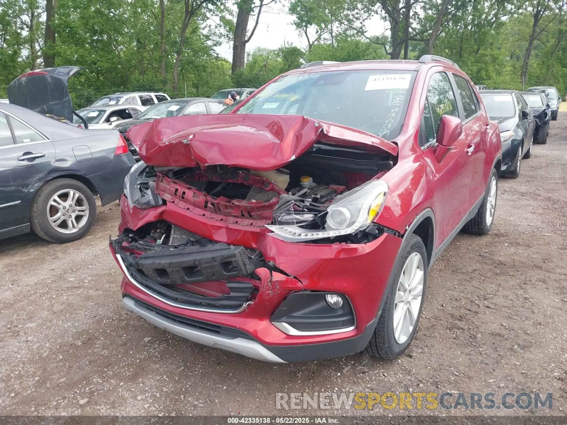 2 Photograph of a damaged car 3GNCJRSB4LL237702 CHEVROLET TRAX 2020