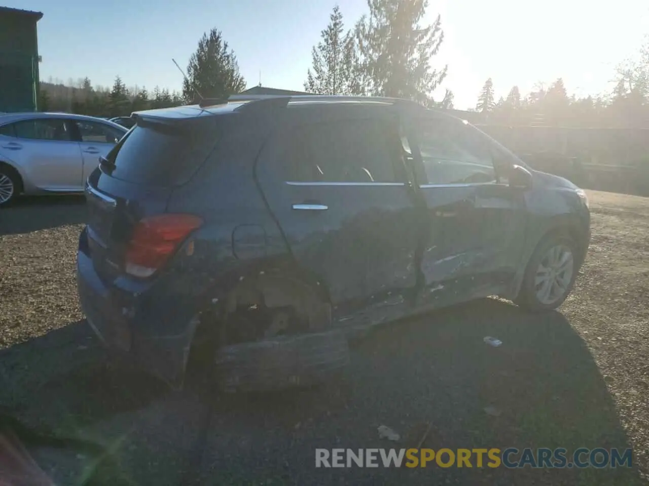 3 Photograph of a damaged car 3GNCJRSBXLL215719 CHEVROLET TRAX 2020
