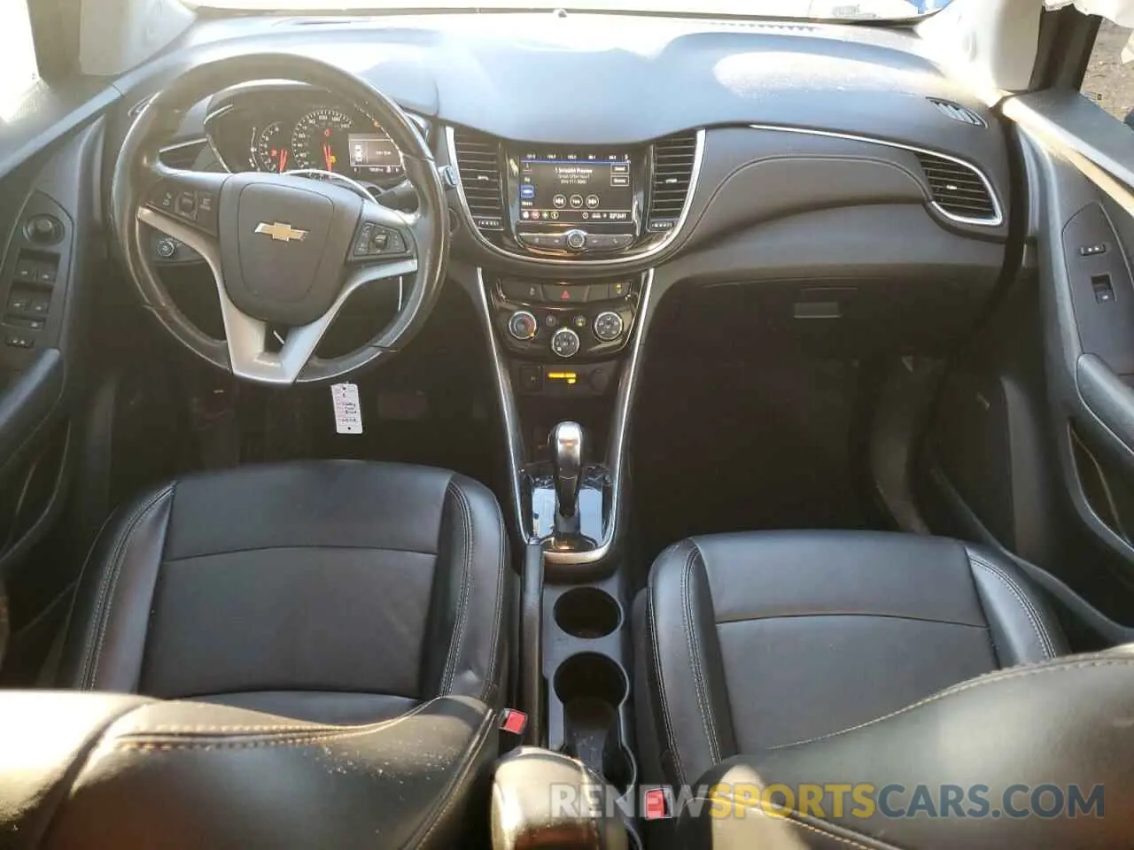 8 Photograph of a damaged car 3GNCJRSBXLL215719 CHEVROLET TRAX 2020