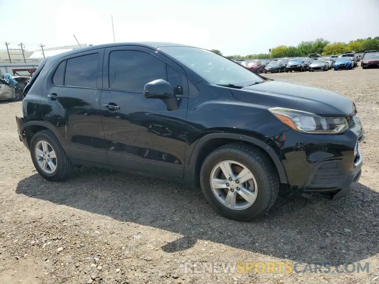 4 Photograph of a damaged car KL7CJKSB0LB043621 CHEVROLET TRAX 2020