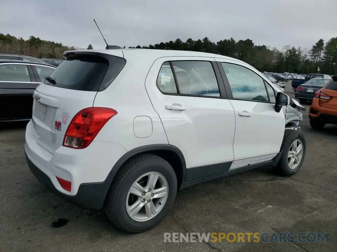 3 Photograph of a damaged car KL7CJKSB0LB044896 CHEVROLET TRAX 2020