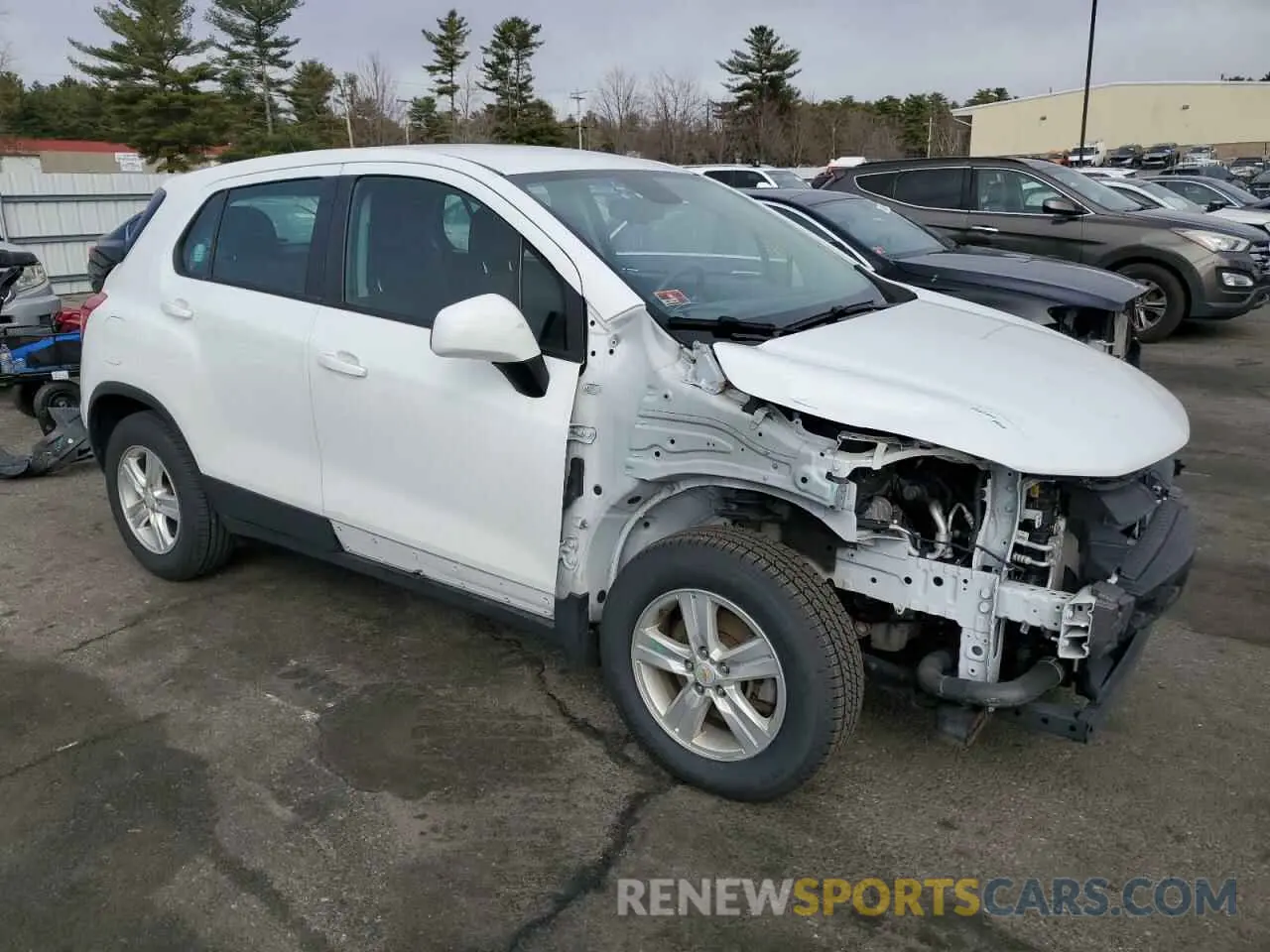 4 Photograph of a damaged car KL7CJKSB0LB044896 CHEVROLET TRAX 2020