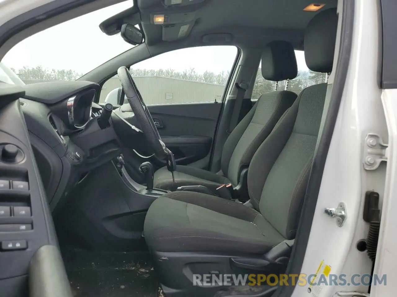 7 Photograph of a damaged car KL7CJKSB0LB044896 CHEVROLET TRAX 2020