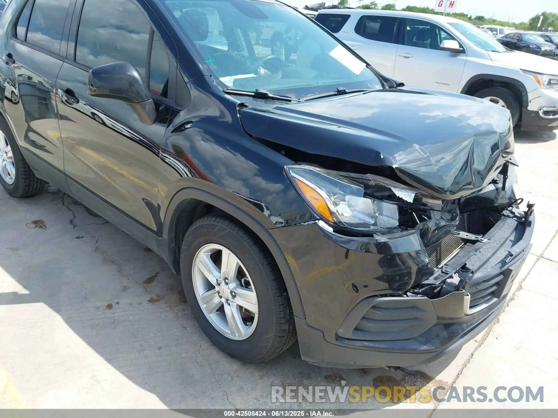 18 Photograph of a damaged car KL7CJKSB0LB073346 CHEVROLET TRAX 2020