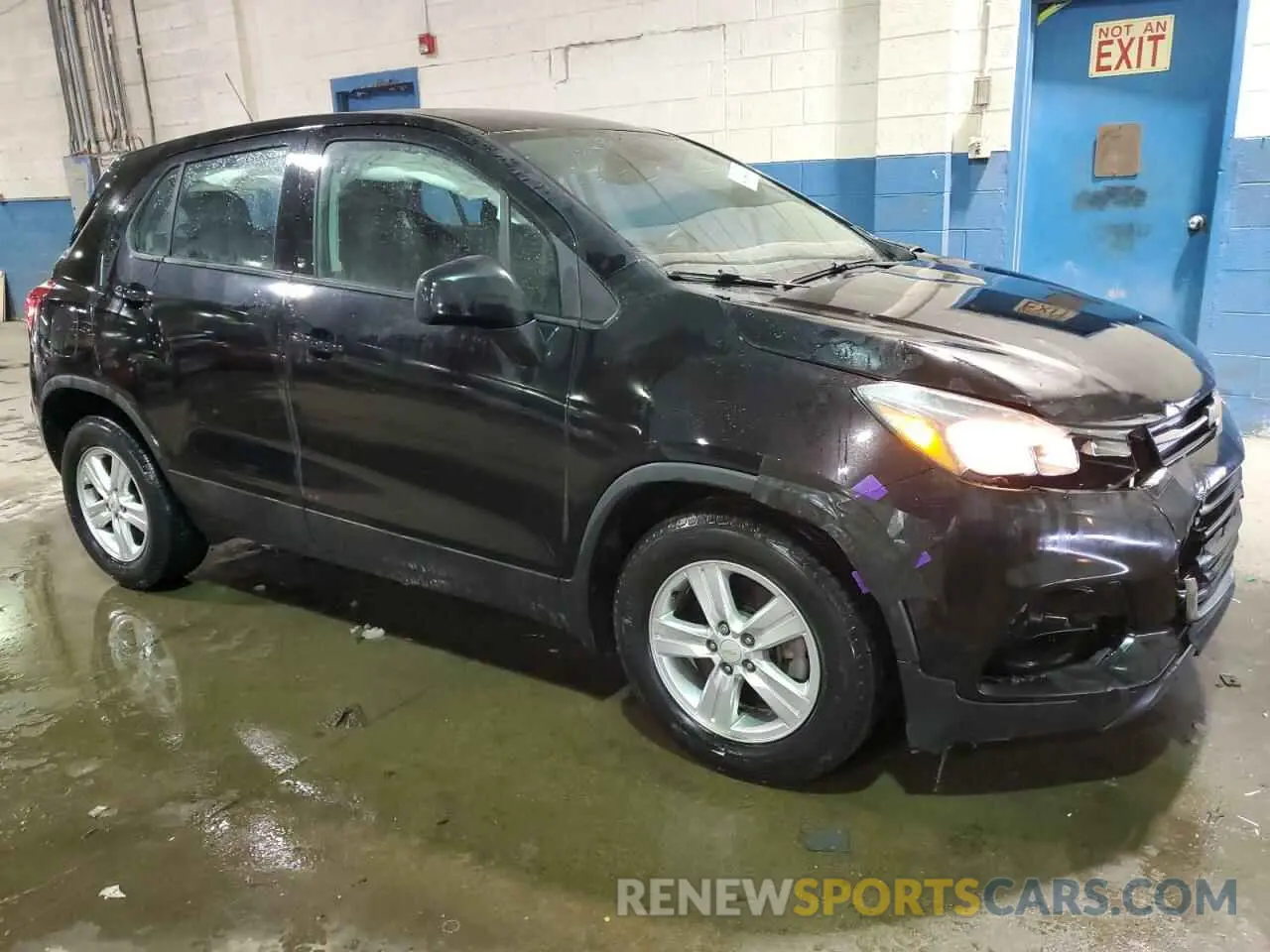 4 Photograph of a damaged car KL7CJKSB0LB092401 CHEVROLET TRAX 2020