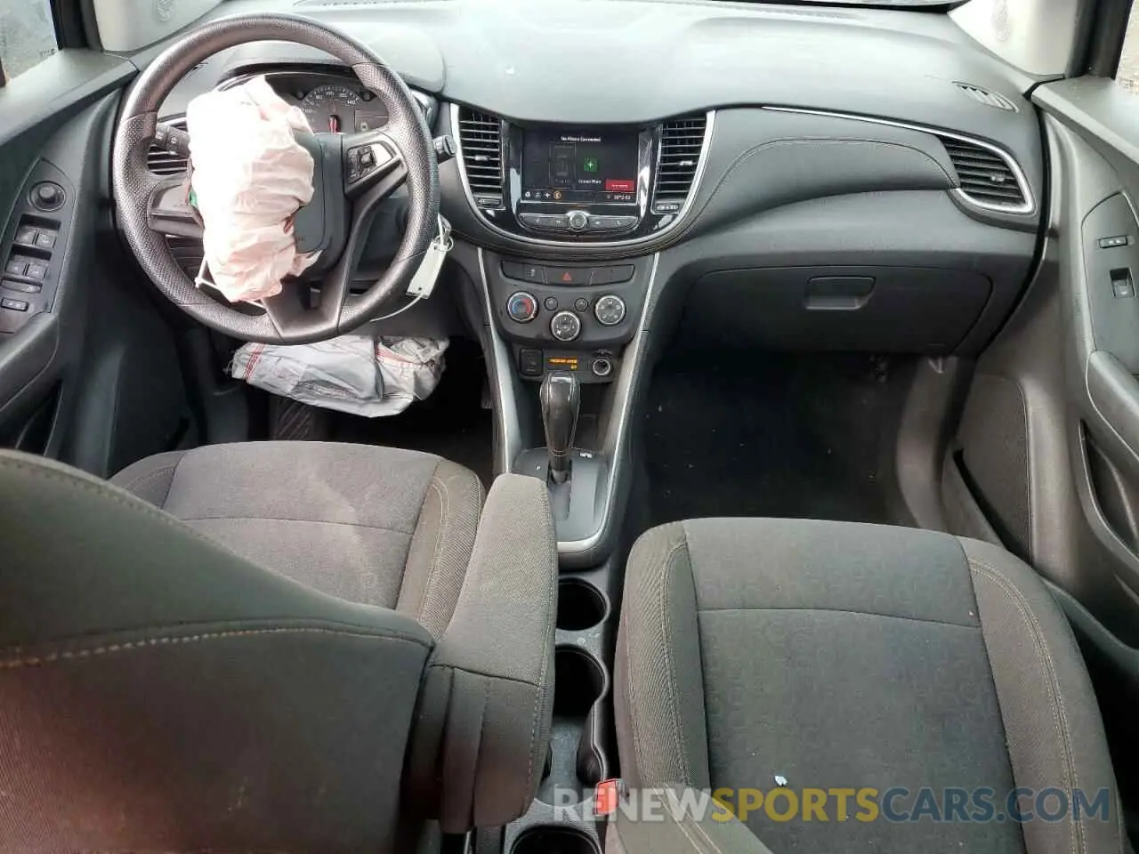 8 Photograph of a damaged car KL7CJKSB0LB344390 CHEVROLET TRAX 2020