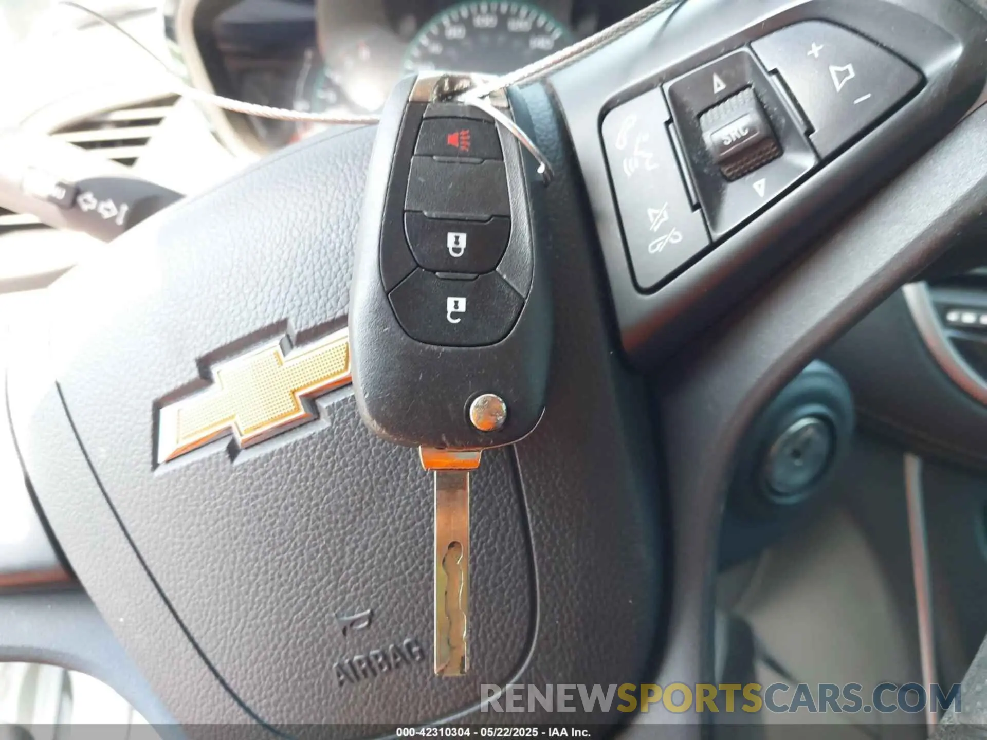 11 Photograph of a damaged car KL7CJKSB1LB039707 CHEVROLET TRAX 2020