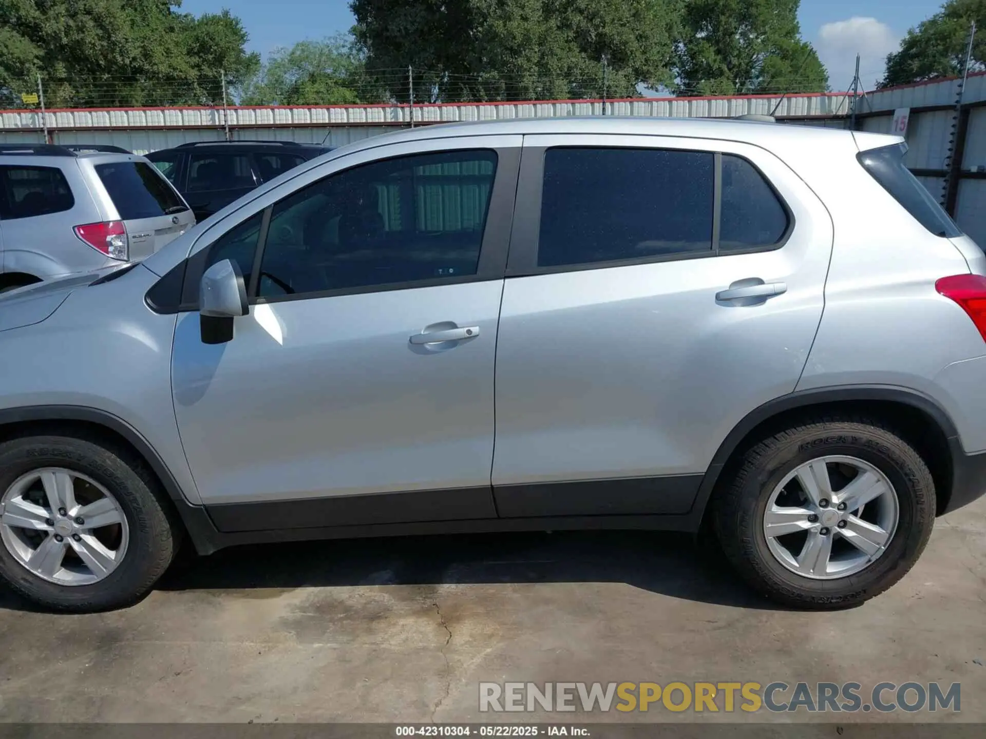 14 Photograph of a damaged car KL7CJKSB1LB039707 CHEVROLET TRAX 2020