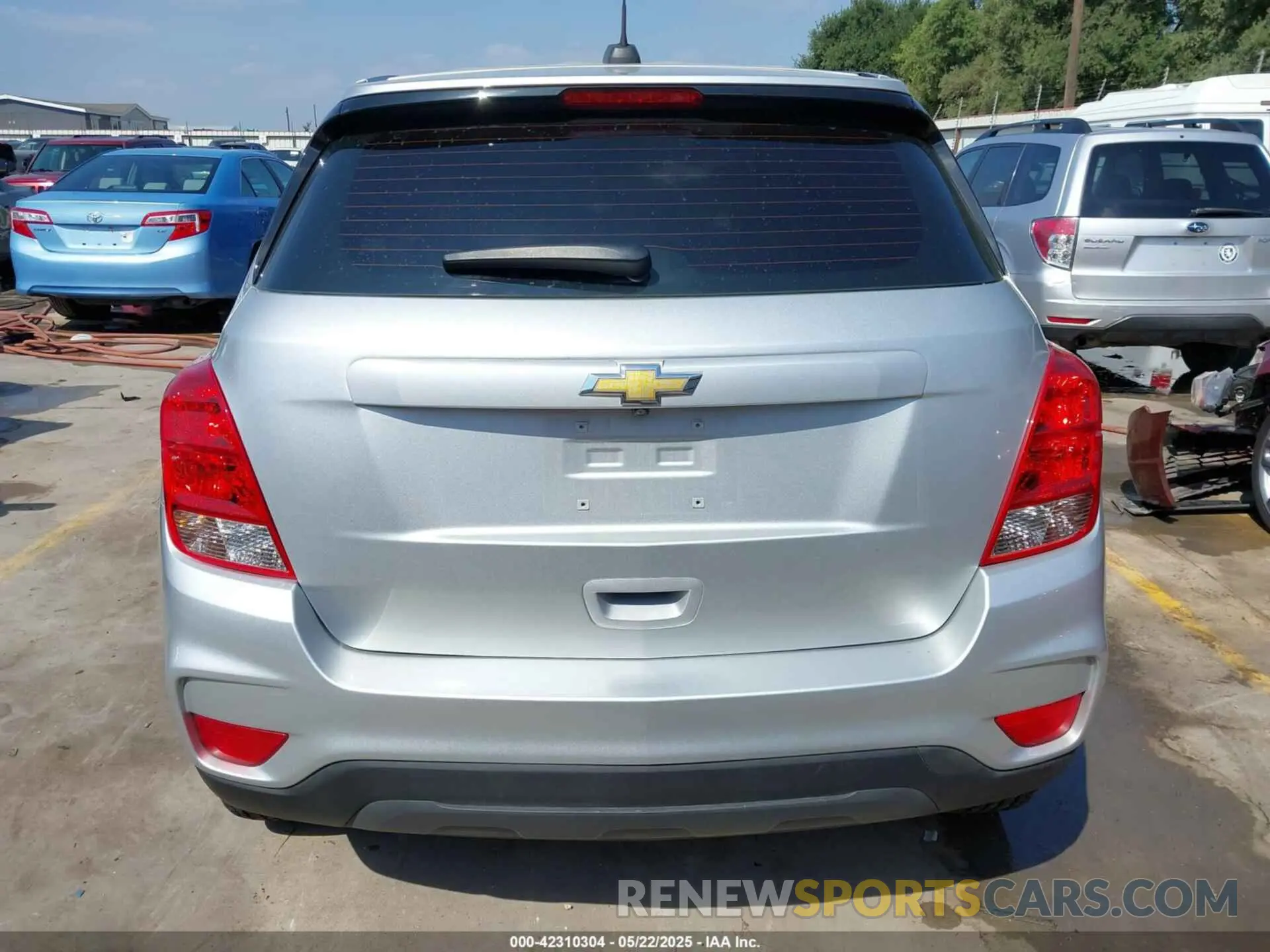 16 Photograph of a damaged car KL7CJKSB1LB039707 CHEVROLET TRAX 2020