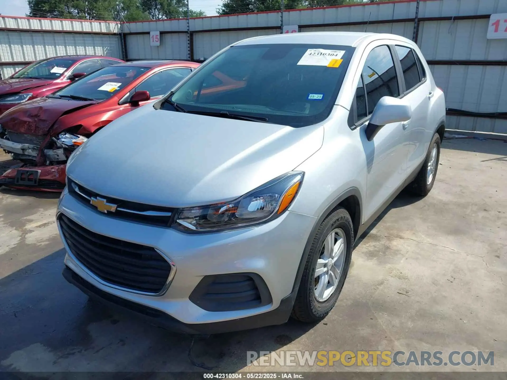2 Photograph of a damaged car KL7CJKSB1LB039707 CHEVROLET TRAX 2020