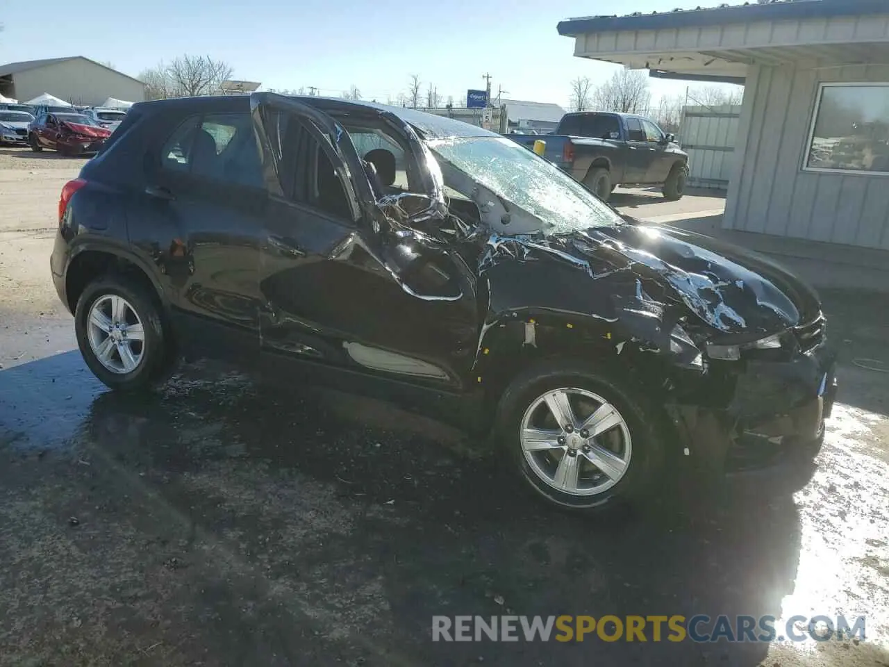4 Photograph of a damaged car KL7CJKSB1LB324892 CHEVROLET TRAX 2020