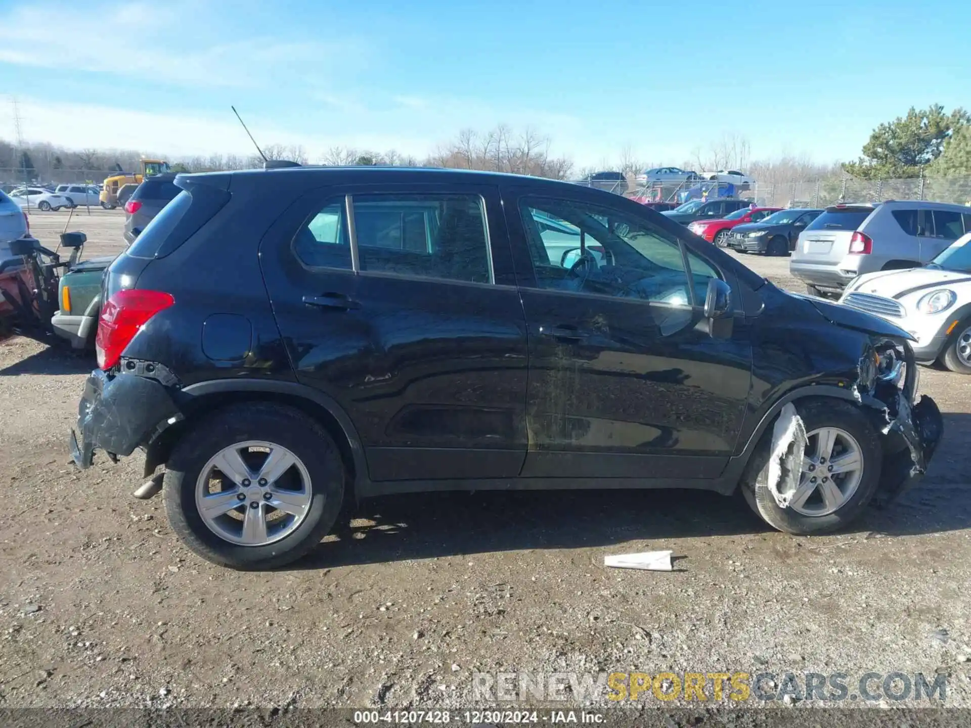 13 Photograph of a damaged car KL7CJKSB1LB336699 CHEVROLET TRAX 2020