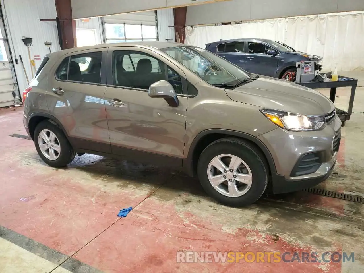 4 Photograph of a damaged car KL7CJKSB1LB342017 CHEVROLET TRAX 2020