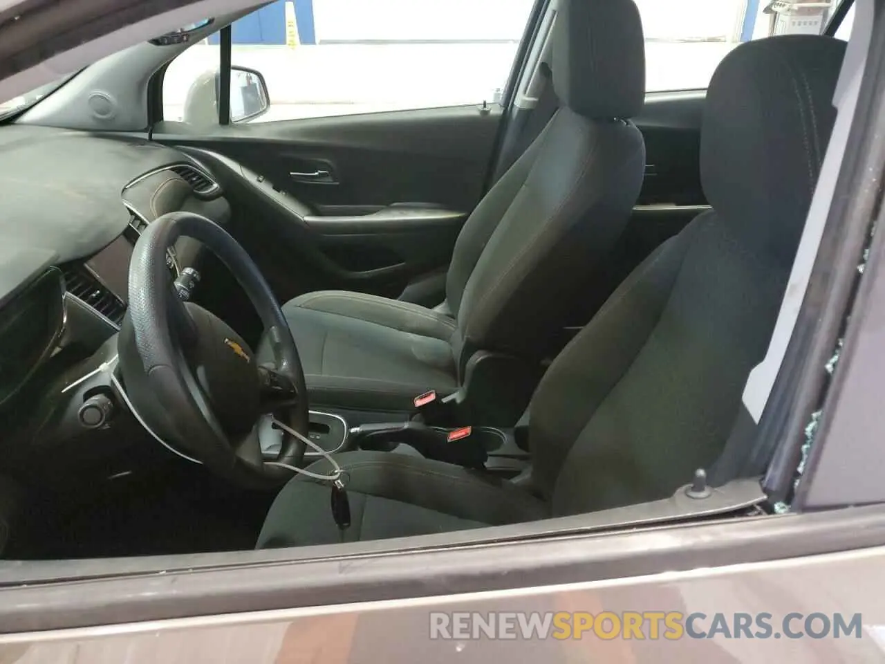 7 Photograph of a damaged car KL7CJKSB1LB342017 CHEVROLET TRAX 2020