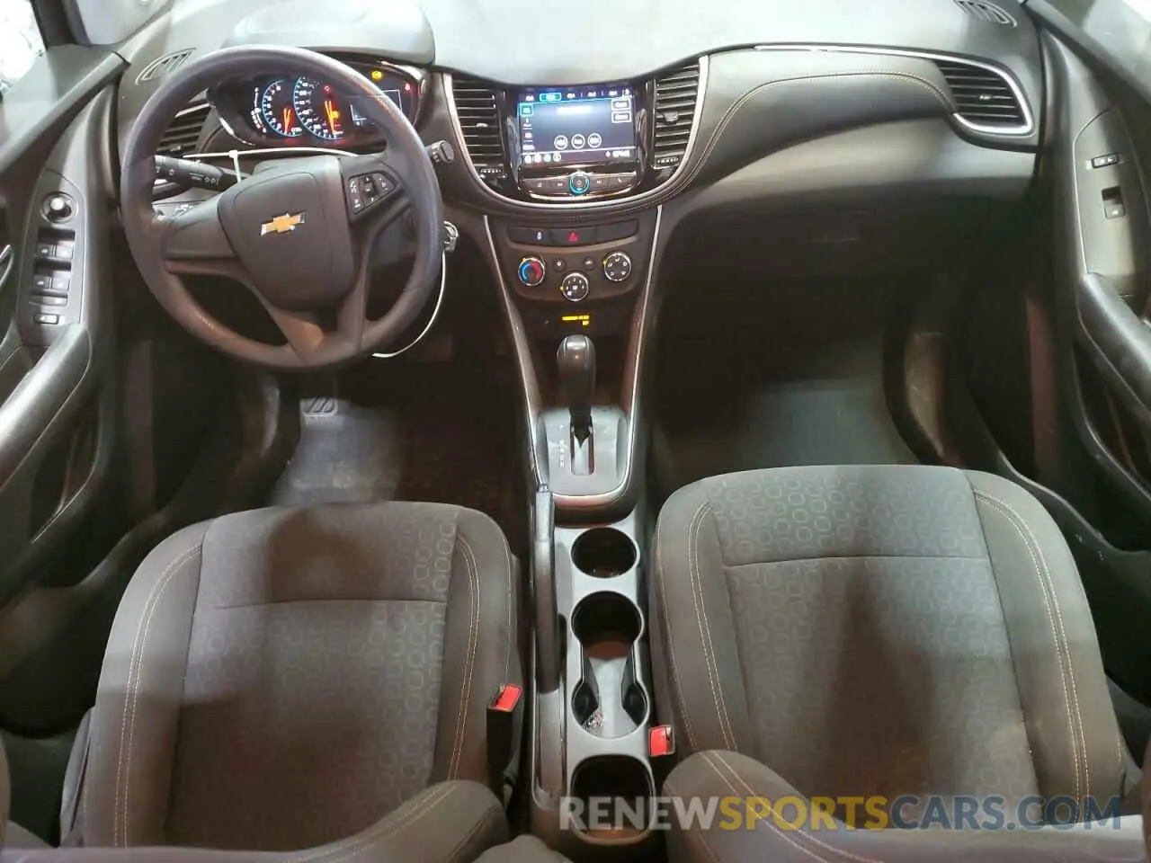 8 Photograph of a damaged car KL7CJKSB1LB342017 CHEVROLET TRAX 2020