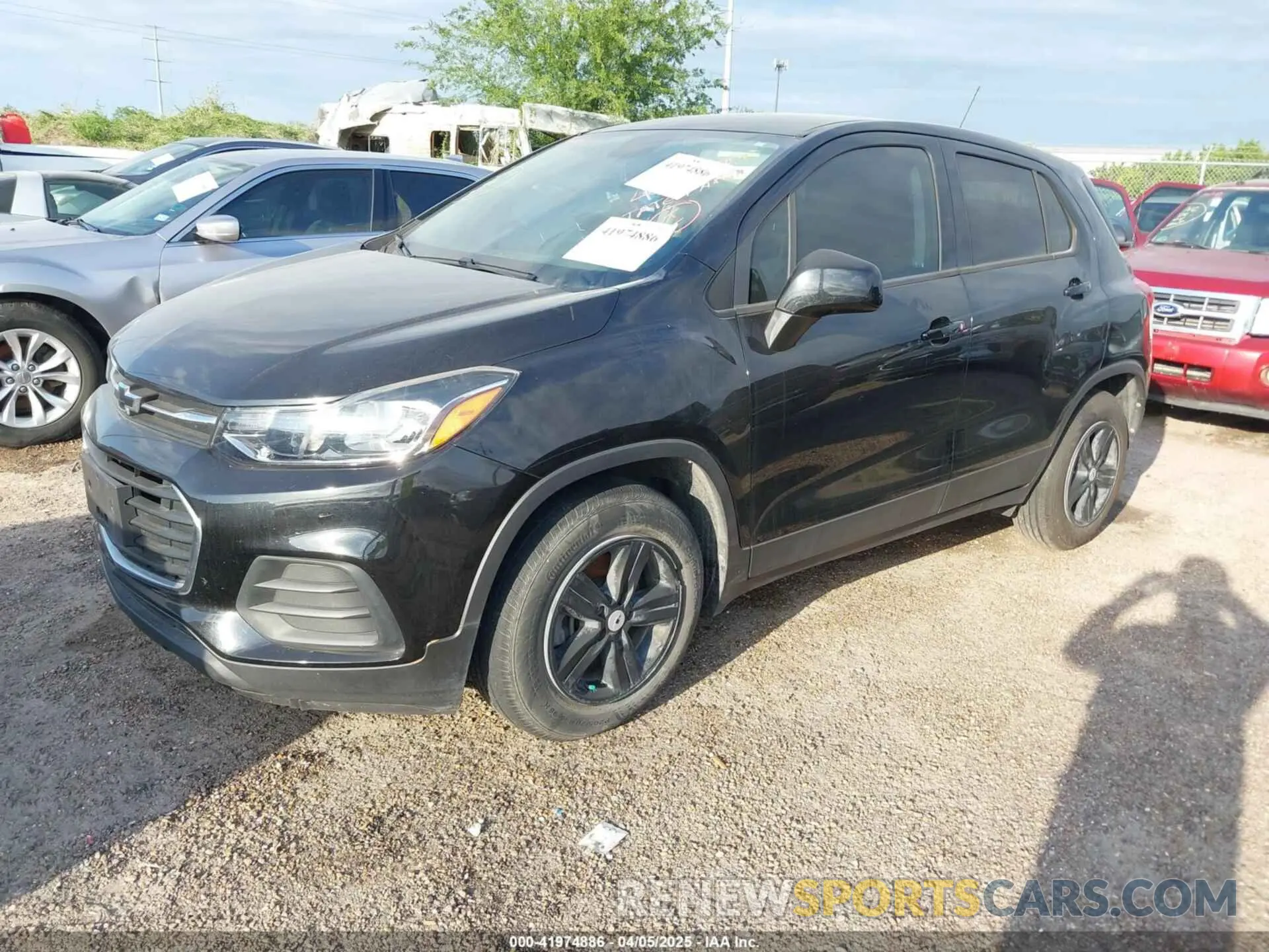 2 Photograph of a damaged car KL7CJKSB2LB065409 CHEVROLET TRAX 2020