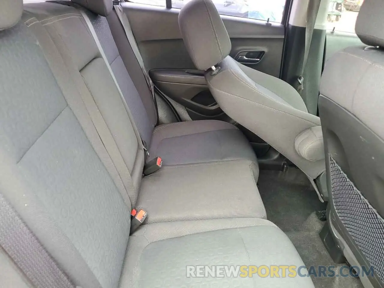 11 Photograph of a damaged car KL7CJKSB2LB083974 CHEVROLET TRAX 2020