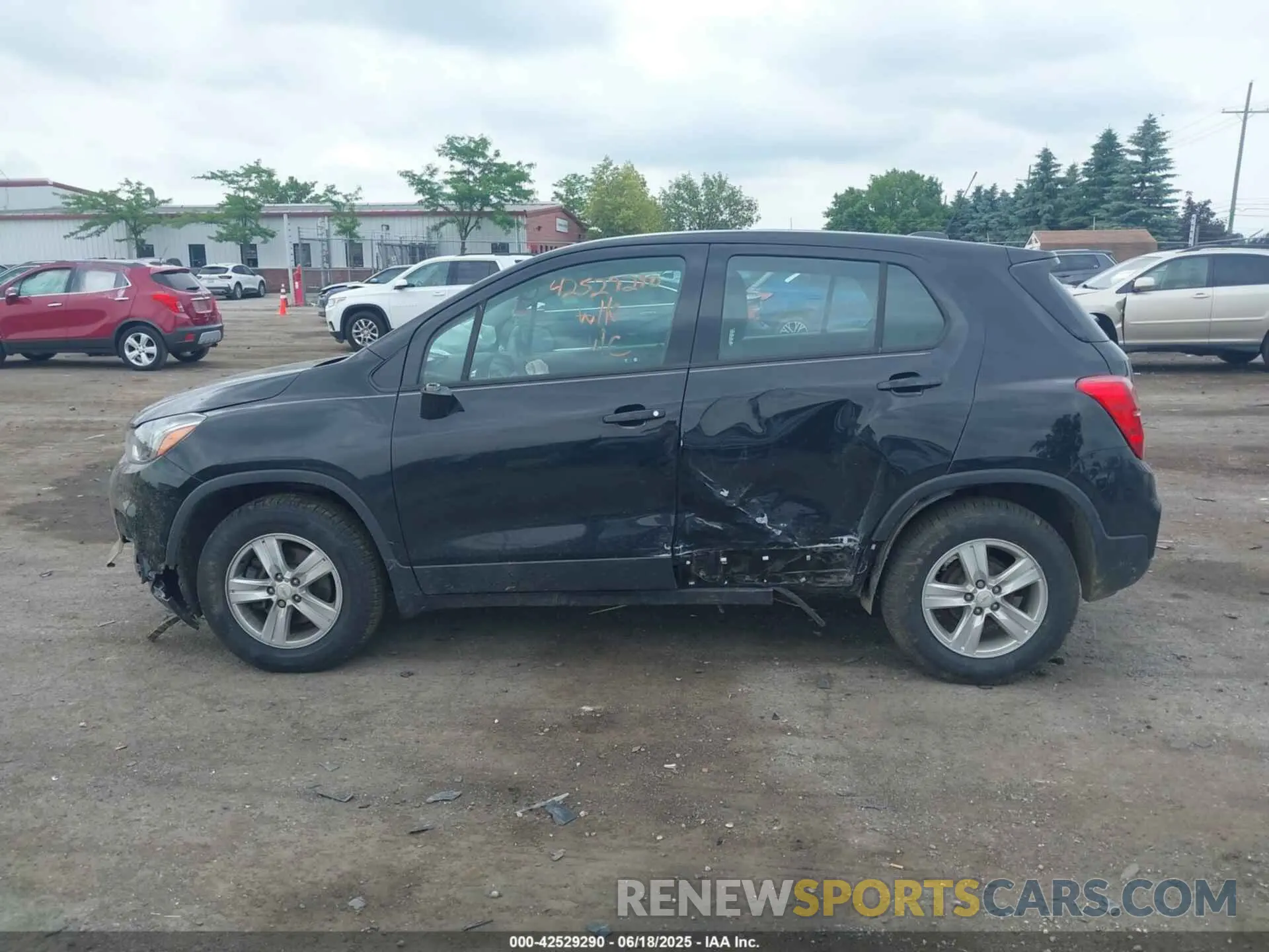 14 Photograph of a damaged car KL7CJKSB2LB086759 CHEVROLET TRAX 2020