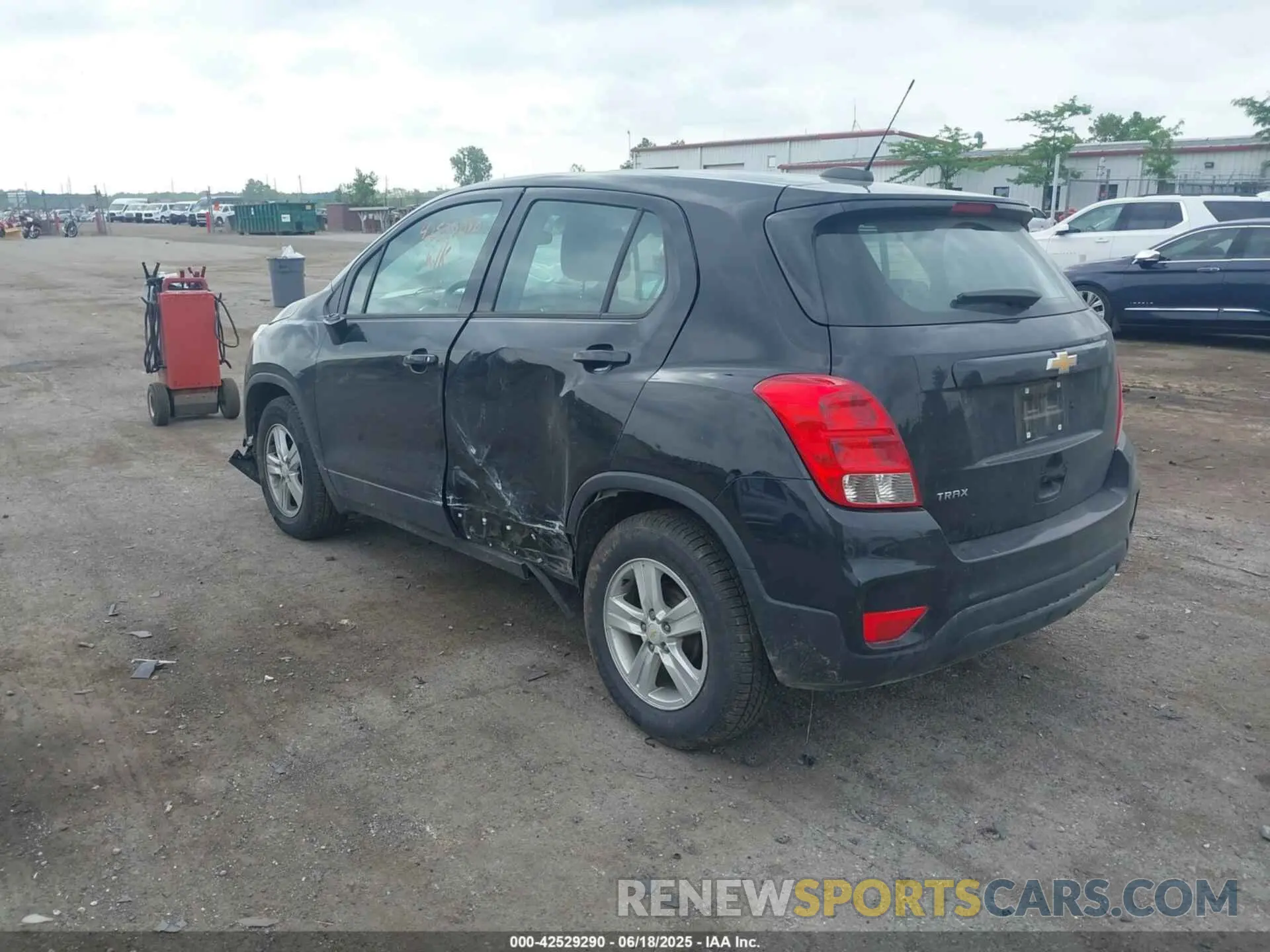 3 Photograph of a damaged car KL7CJKSB2LB086759 CHEVROLET TRAX 2020