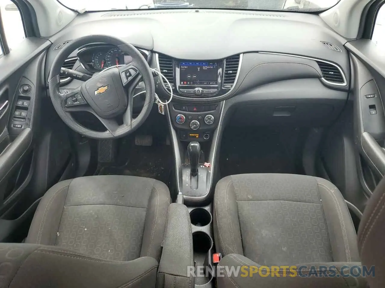 8 Photograph of a damaged car KL7CJKSB2LB092819 CHEVROLET TRAX 2020