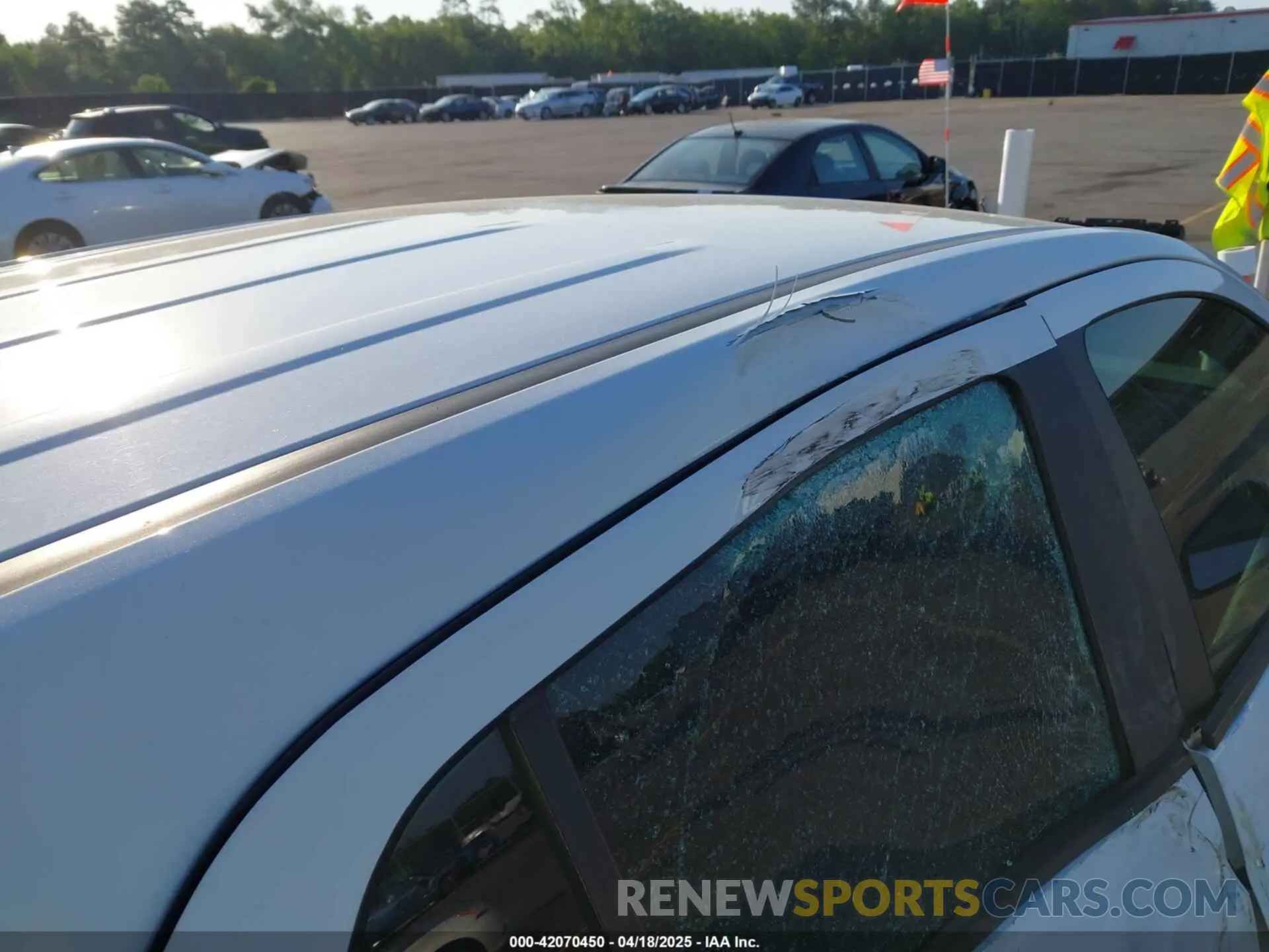 19 Photograph of a damaged car KL7CJKSB2LB316543 CHEVROLET TRAX 2020