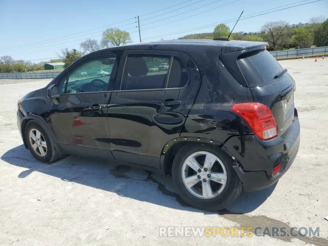 2 Photograph of a damaged car KL7CJKSB2LB318230 CHEVROLET TRAX 2020